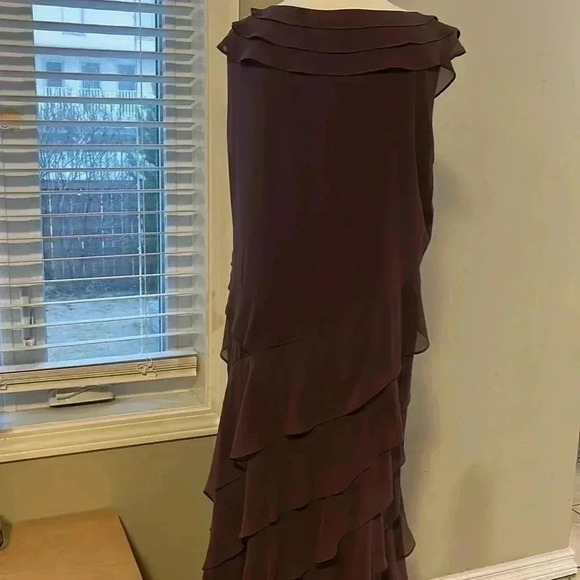 [16] Jacques Vert Plum Ruffled Layer Sleeveless  Dress - Picture 6 of 13